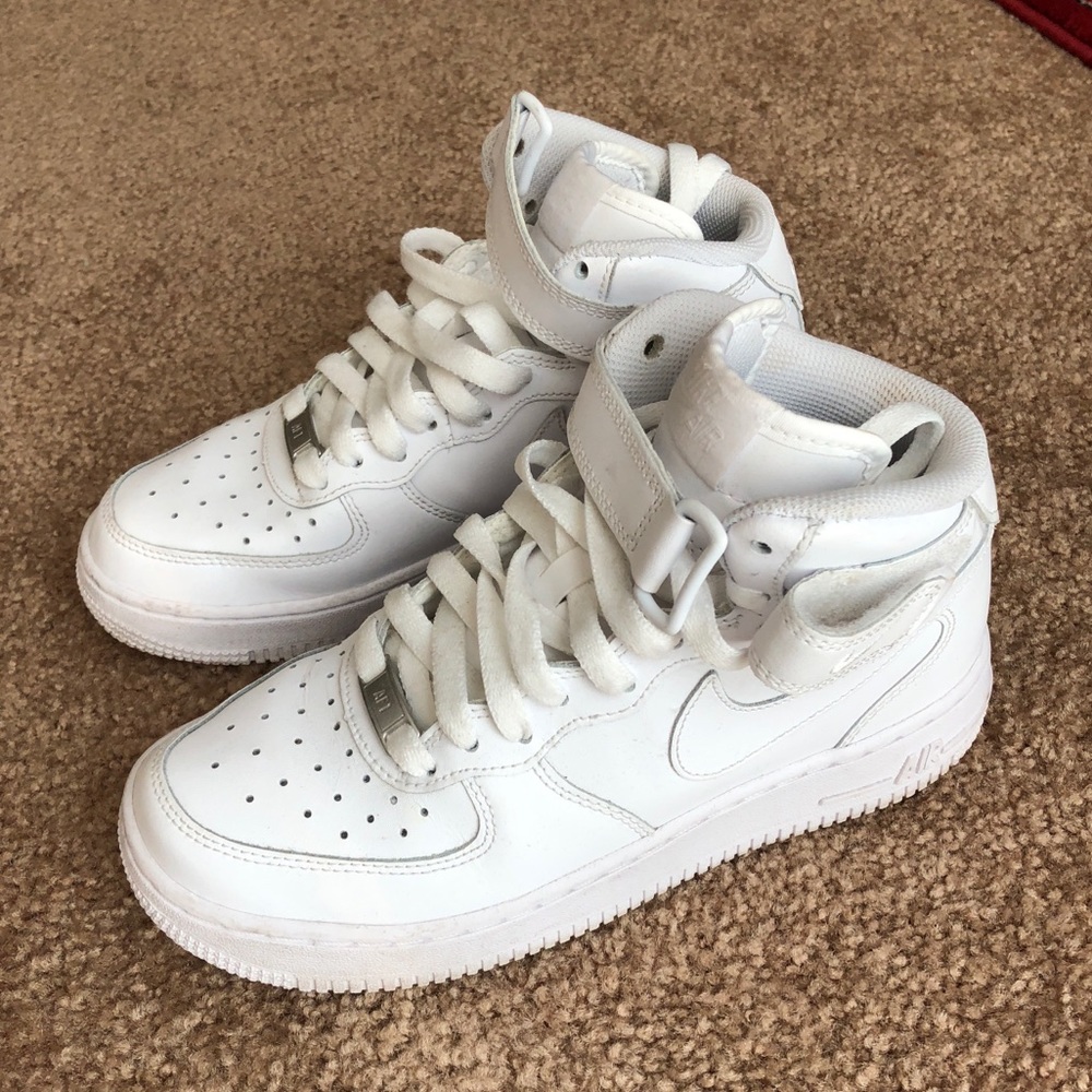 Nike High-Top Air Force 1 Mids | Women 6.5 Youth 5